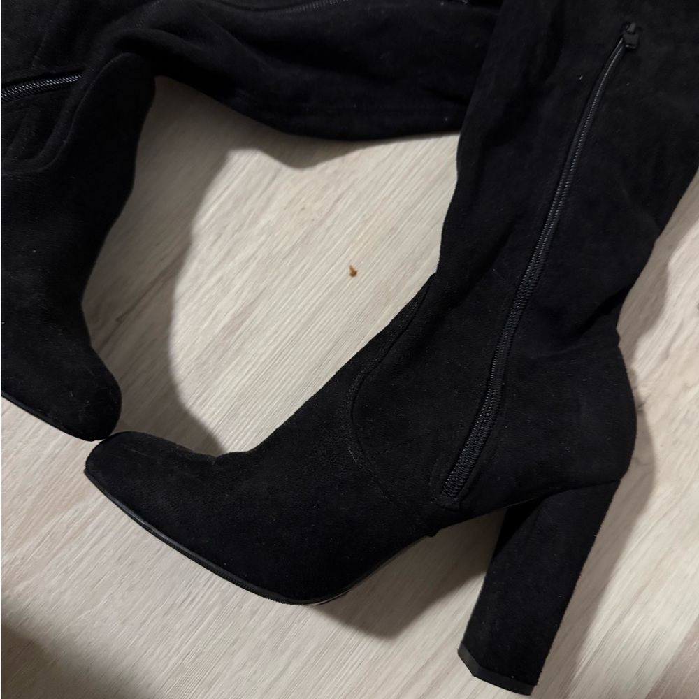 Thigh high Suede Boots - Picture 2 of 2